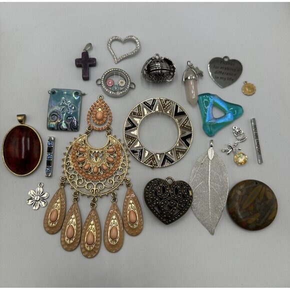 Pendants Lot Bulk Jewelry Making Mixed Styles Charms Vintage Modern Reuse Craft - Picture 1 of 9